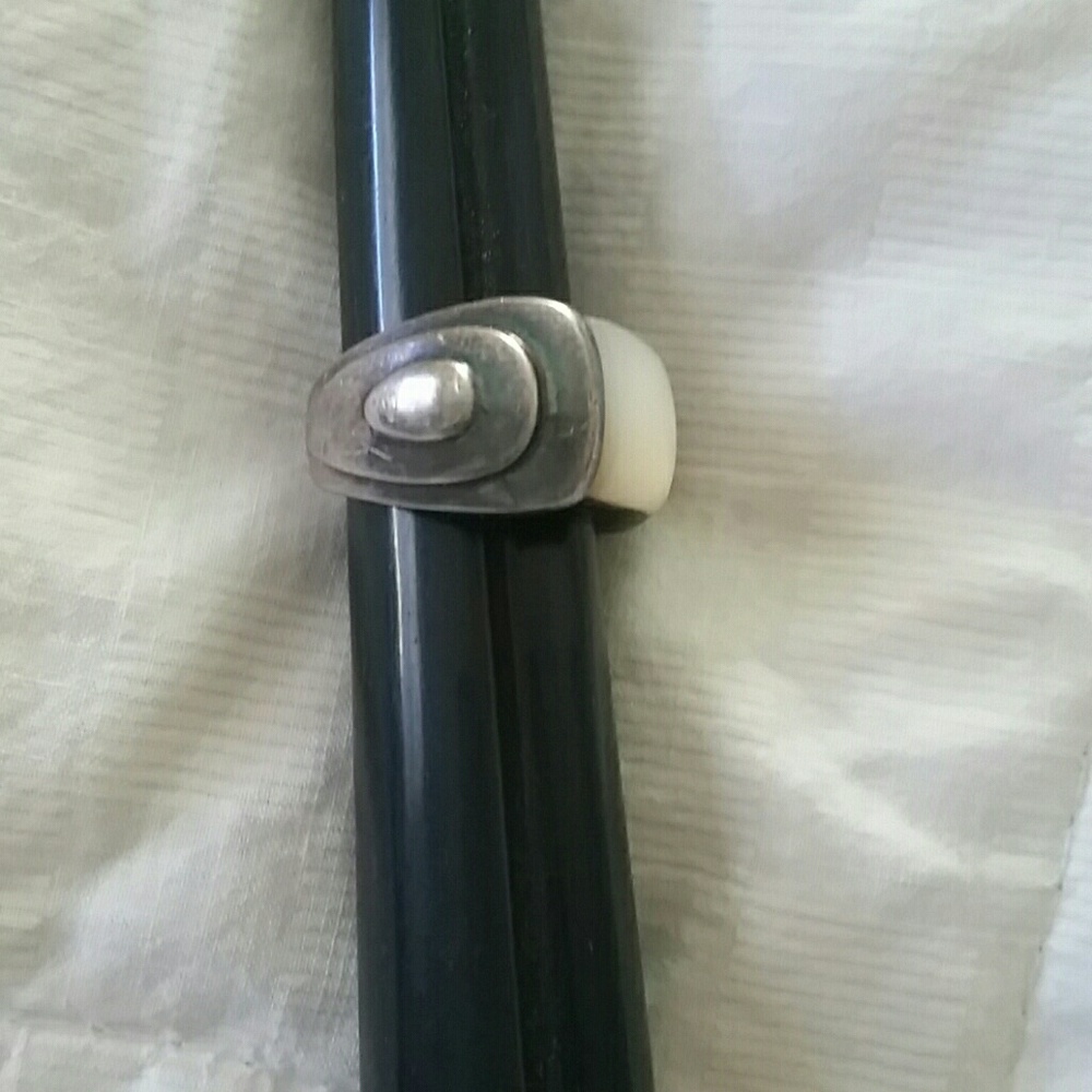 Ring - Picture 2 of 2